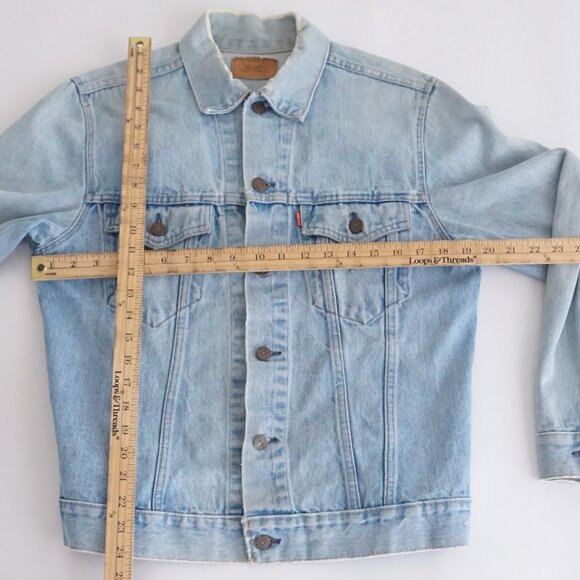 Levi’s Light Wash Denim Trucker Jacket 90s Vintage Classic Minimalist Jean M - Picture 4 of 11